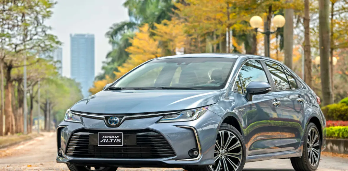 Toyota Corolla Altis thư viện ảnh 8