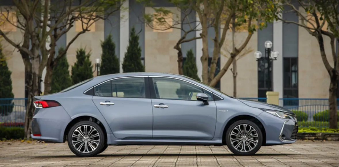 Toyota Corolla Altis thư viện ảnh 9