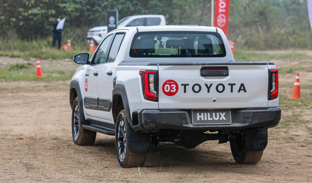 Toyota Hilux 4