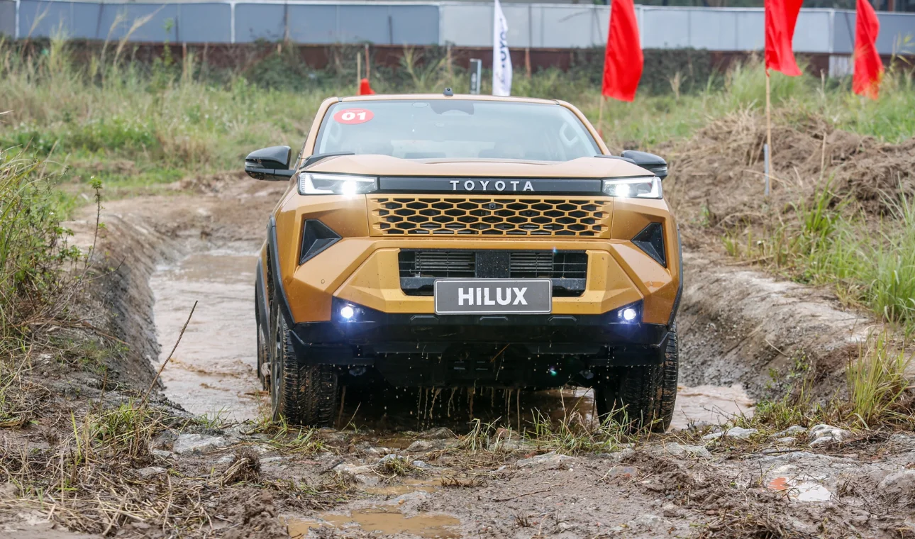 Toyota Hilux 6