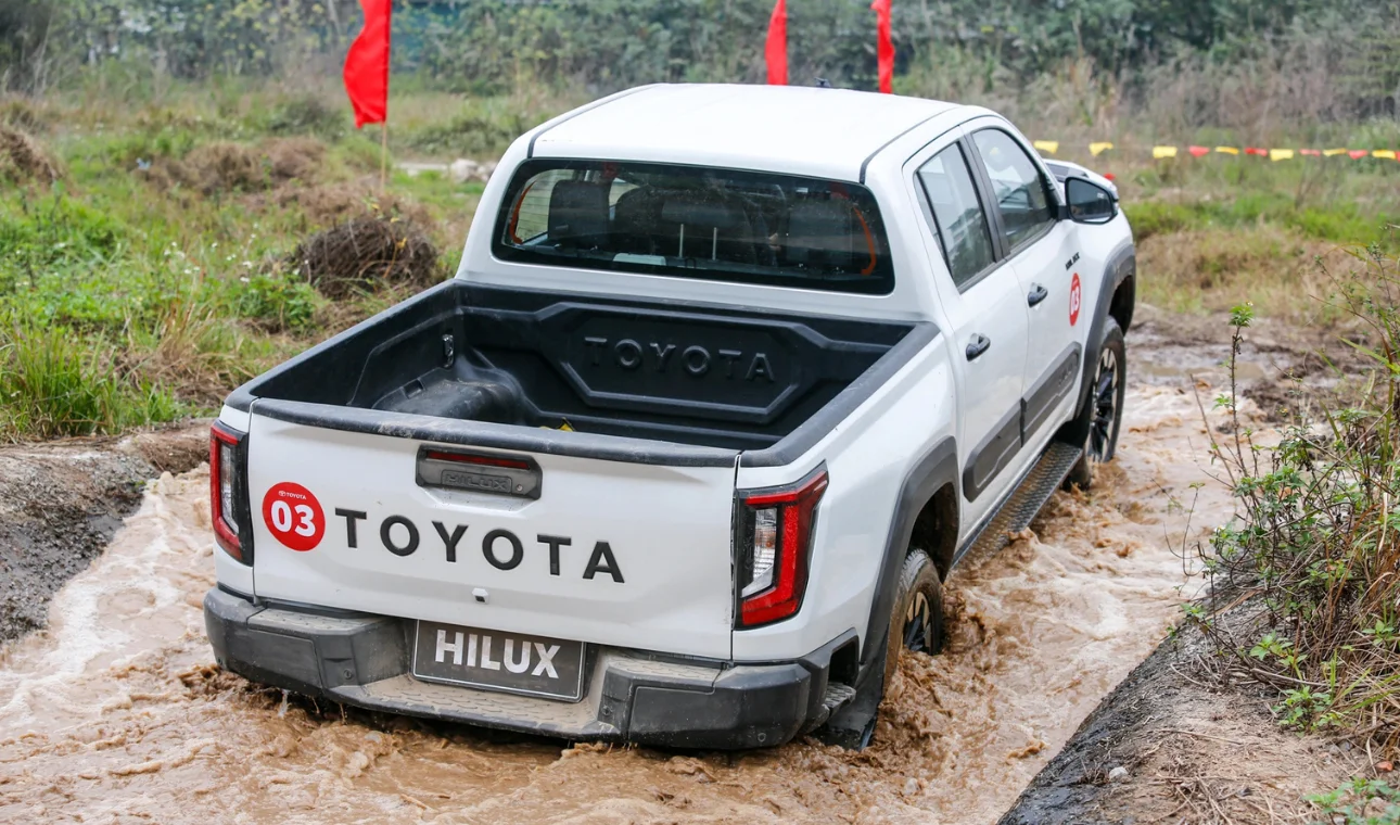 Toyota Hilux 7
