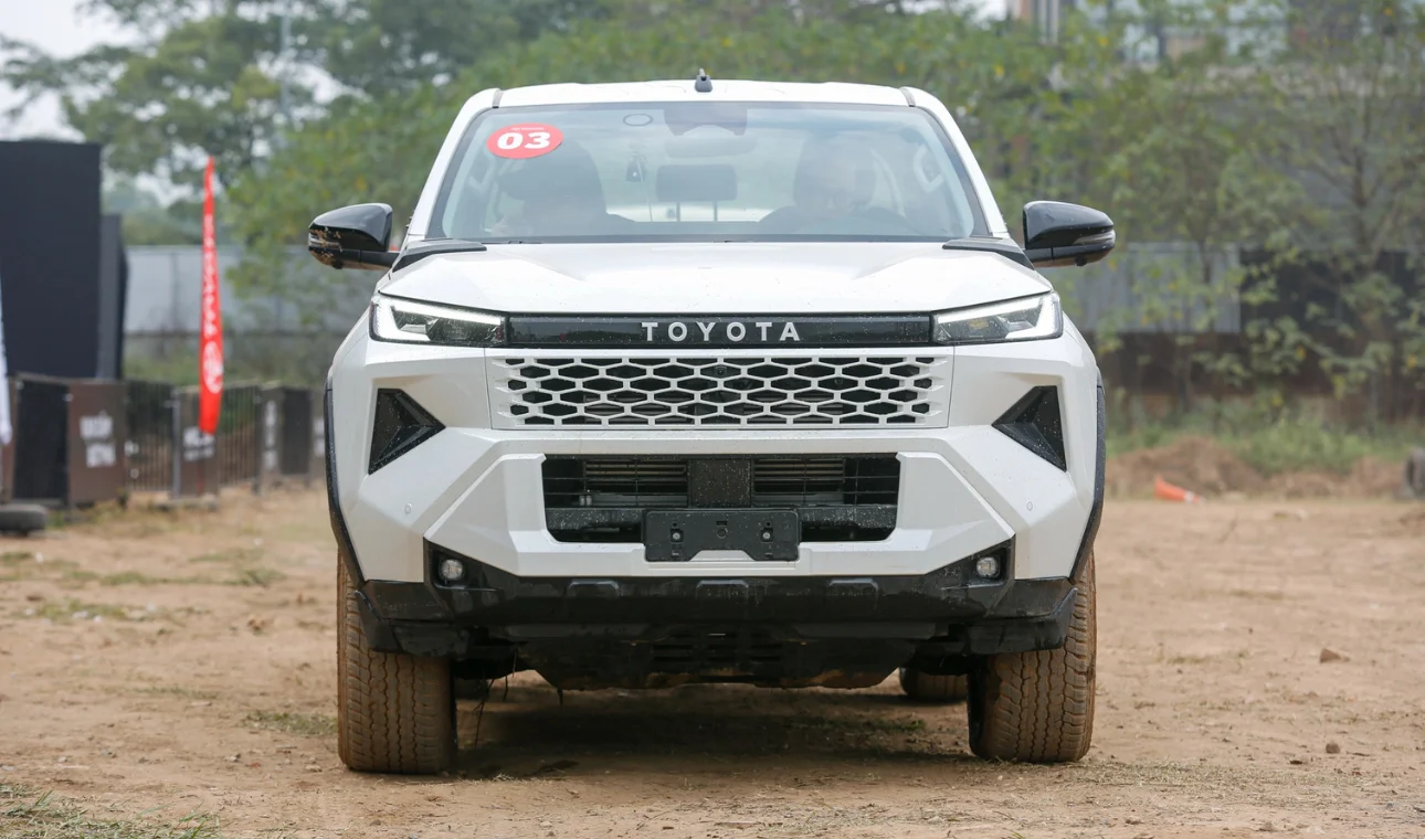 Toyota Hilux 9