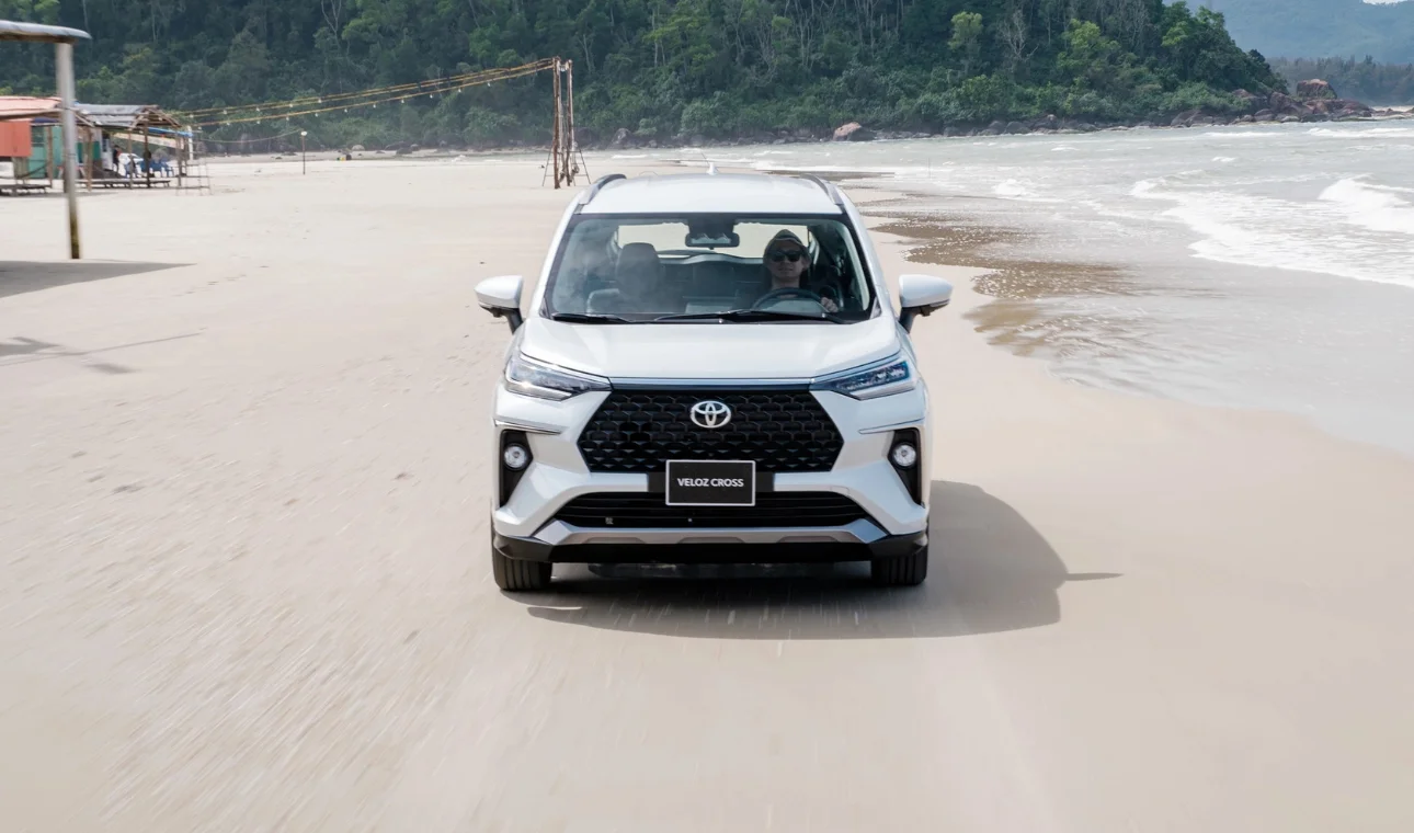 Toyota Veloz Cross 3