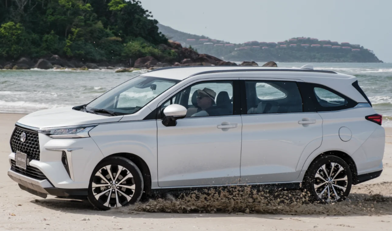 Toyota Veloz Cross 5
