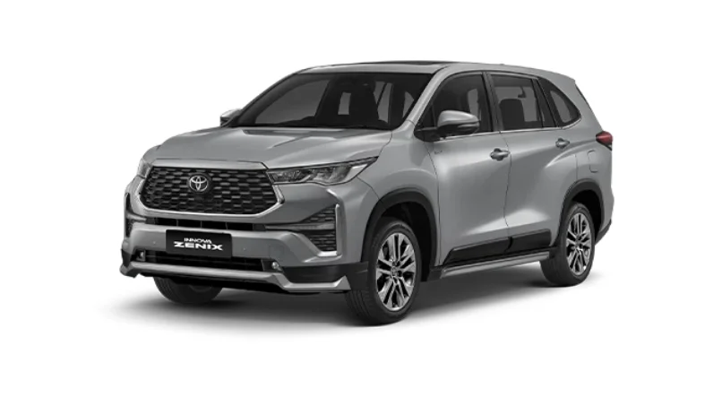 Toyota Innova Cross HEV màu bạc